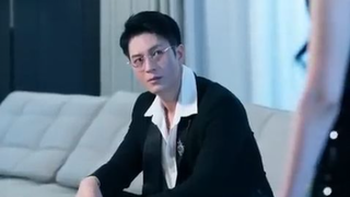 Pria itu mengorbankan diri selamatkan kekasih gelapnya,yang lalu meninggalkannya