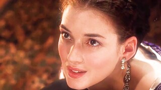 من كان يتخيل أنّها في "سترينجر ثينغز" كانت بهذا الجمال الرائع في شبابها؟ | جميلة كلاسيكية | واينونا 