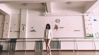 [Dance]New moves to the song <into you>