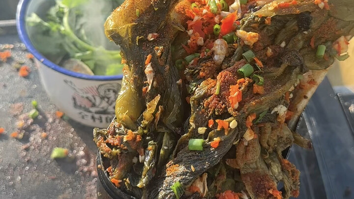 Begitu musik mulai mengalun, hidangan lezat pun tampil!