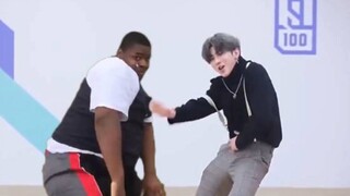 【蔡徐坤】Orang kulit hitam menari bersama Kun Kun