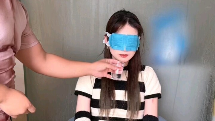 Gadis cantik menebak dengan sangat tepat