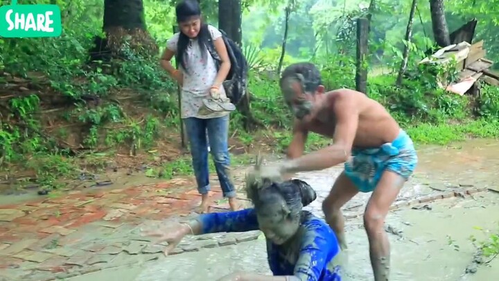 কাদা পানিত ভিজালো দেখুন