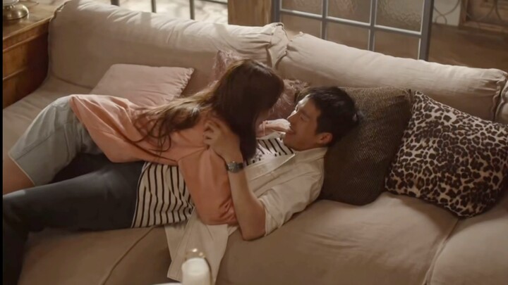 [Zhang Jilong & Qin Jizhou] This is the kiss scene! PS: Wet body kisses the sofa and pushes down the