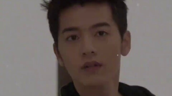 The large-scale documentary "The School Beauty's Personal Bodyguard" continues to be broadcast for y