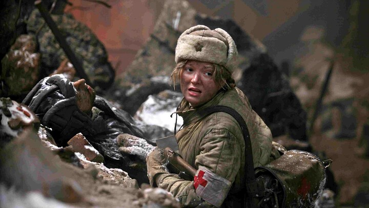 คุณหมอสาวเติมเต็มความปรารถนาสุดท้ายของทหารก่อนตาย ซึ้งใจสุดๆ! ทหารจากไปพร้อมน้ำลายย้อย《แดดแผดเผา 2》