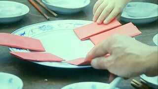 “市长”去县城考察，路上的事情刷新三观，34年前的电影真敢拍！《江城奇事》