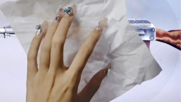 All the other guys give knives for their girlfriends’ birthdays, but my boyfriend just hands me a fr