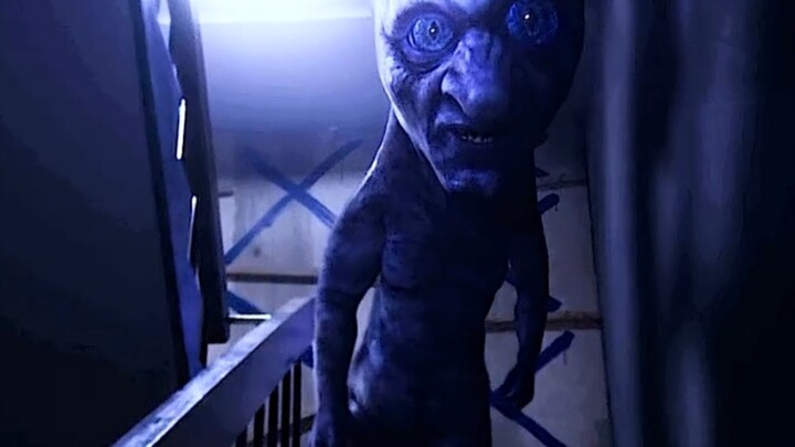 لقد ركض الوحش بسرعة كبيرة حتى أنني لم يكن لدي الوقت الكافي للاستدارة وإغلاق الباب!