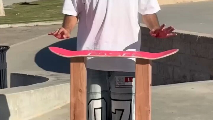 Thử thách trượt ván trên ván trượt cao nhất thế giới!