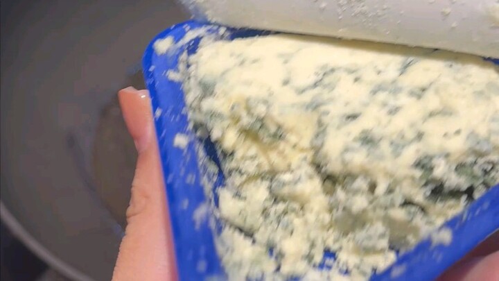 A Gaming-Addicted Girl’s Foodie Everyday Life