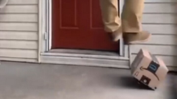 Comparison of three international couriers: SF Express: I crush the other two; Cainiao: ?