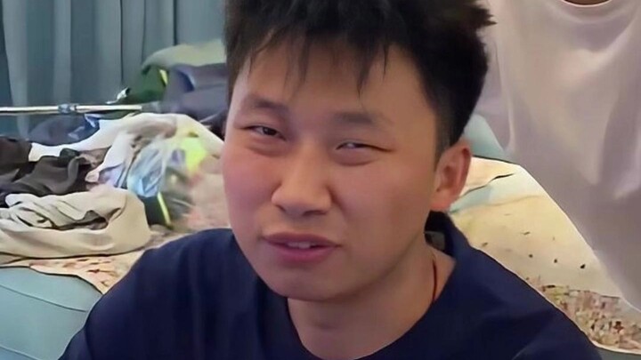 รวมคลิปสุดพีคของเพื่อนร่วมห้อง สาธิตสดๆ ว่าด้วยการงมหาขวดน้ำในถังขยะ ยอมแล้วว!