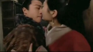 [Domestic Kissing Scene] Ximen Qing seduces Pan Jinlian step by step, and falls into the arms of a h