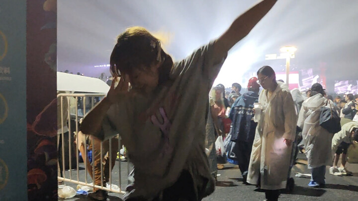 I danced Ultramarine at YOASOBI's performance