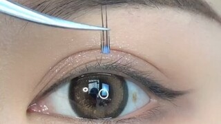 The wrong way to apply false eyelashes!