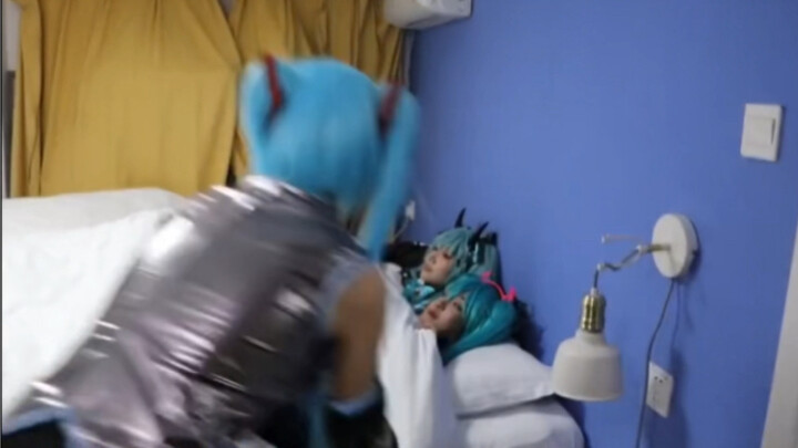 [Hatsune Miku cosplay] We are rehearsing