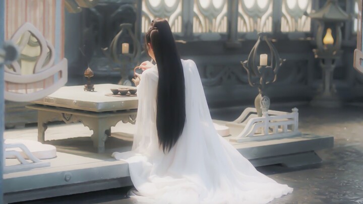 It’s no exaggeration to say she’s the most beautiful in the whole series—yet she plays a maid!