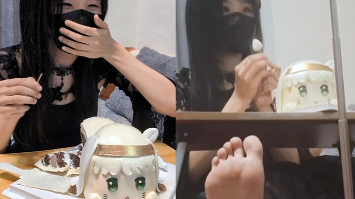 Live stream of the entire process of cutting Cintia’s birthday cake~