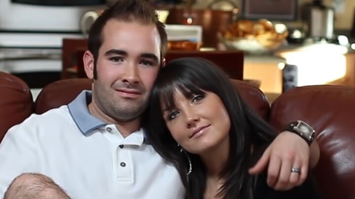 Creative short film: Female language translator solves 80% of problems between boyfriends and girlfr
