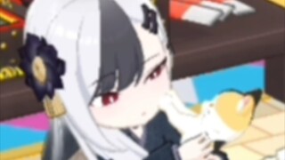 Kayoko yang tertolak saat mencolek kucing dengan wajahnya