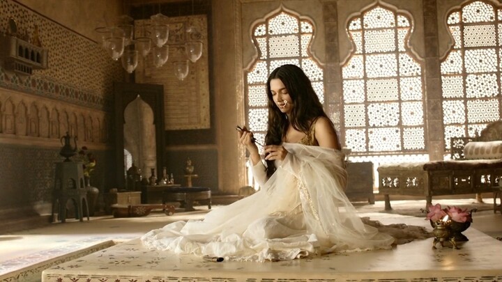 Bajirao.Mastani.2015.1080p.BluRay.x264.Hindi.AAC-ETRG