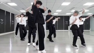 Gia đình TF ba thế hệ máu trẻ