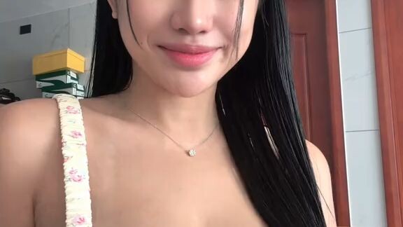 Nagsasalsaaaaaaaa...🥵🥵💦