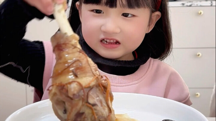 วันนี้กินน่องไก่ชิ้นใหญ่!