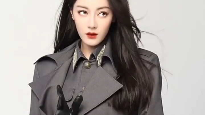 Why does it feel like my Ba’s facial features are even more three-dimensional than theirs—oh my god,