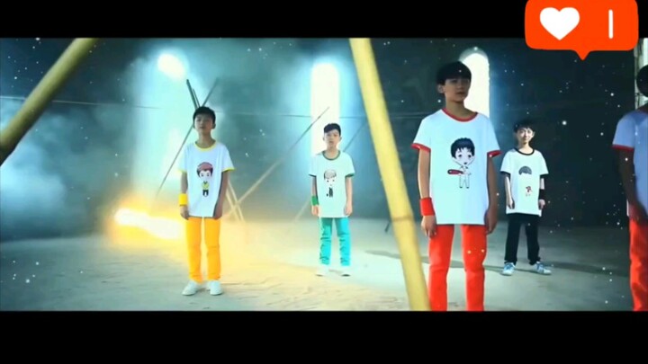 Siapa pun yang sudah menonton video ini pasti adalah penggemar lama dari penggemar lama Three Little