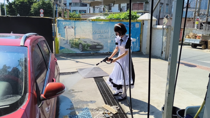Kato Megumi Maid Car Wash.jpg