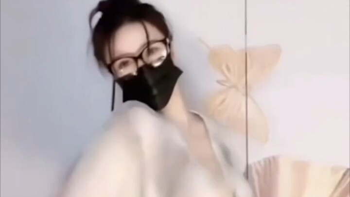 คุณป้าเล็ก~กดติดตามทั้งสามอย่าง (มีแบบสั่งทำ)