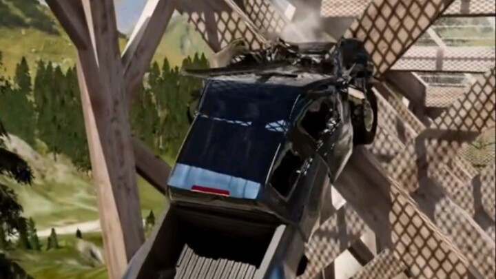 crashcar in tha game out side and Blast