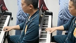 رافق الأب ابنه للتدرب على العزف على البيانو لمدة 6 سنوات، لكنه اجتاز بسهولة امتحان المستوى العاشر وأ