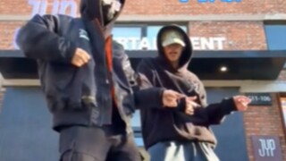 نجم JYP الصيني لي زيهاو و هي شينلونغ يشتركان في تغطية مجموعة صغيرة