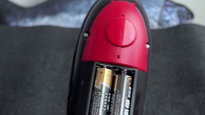 ที่เปิดกระป๋องไฟฟ้าดีไซน์รูปร่างเหมือนแมลงสาบแบบนี้ใช้ดีไหม?