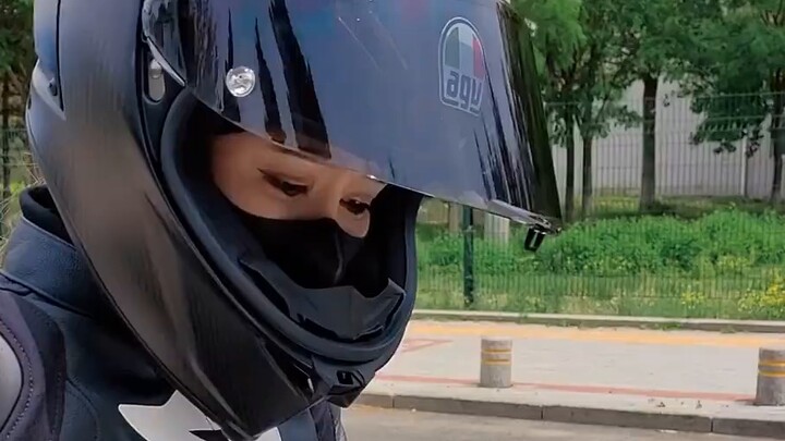 Bertemu Sepeda Motor Episode 2 | Gadis Sepeda Motor BMW S1000RR