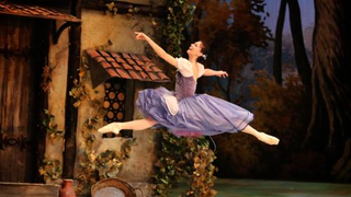 【الباليه | مختارات من دورانات السوط لـ Osipova، القنبلة النووية السوفيتية