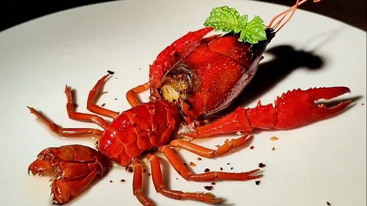 طريقة خارقة لتناول جراد البحر الصغير