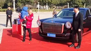 皖G·88888—our very own Xie, the boss of Tongling Lingtong Energy in Anhui! This is the delivery cerem