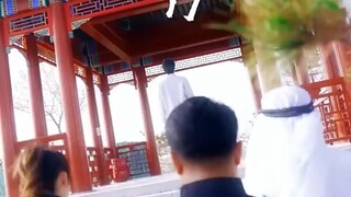 คุณหนูจากตระกูลมหาเศรษฐีถูกดูหมิ่นจนต้องคุกเข่า แต่เมื่อหมอเทวดาปรากฏตัว