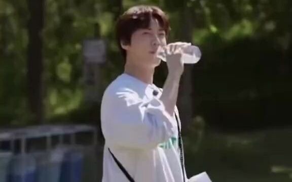 Thêm một nạn nhân của meme ly hôn! Tôi thực sự không muốn cười nữa hahahaahaha