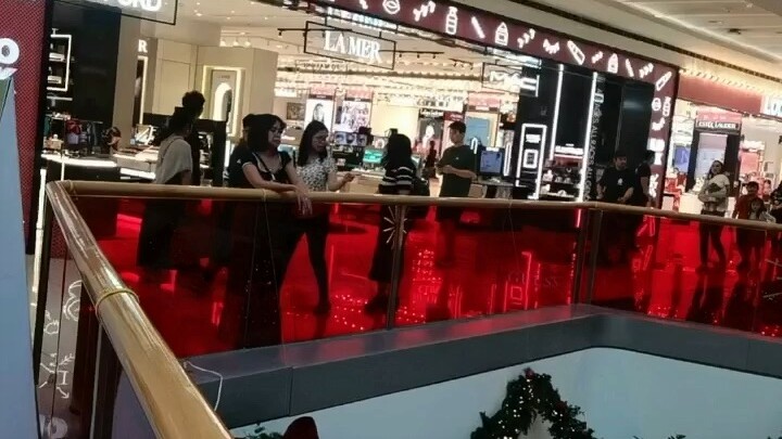 女人要清醒，没有至美至纯至真的爱情！相爱时都是同病相怜，分开时都是利益区分[