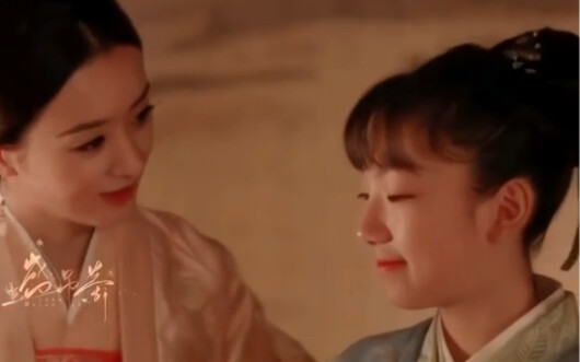 Chị Dung biết dì họ Khang mời Minh Lan ăn tiệc chẳng có ý tốt, nên đột nhiên bảo muốn ăn chút điểm t