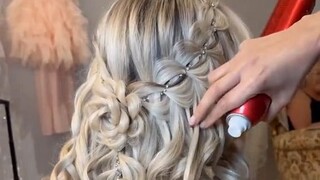 超精致的新娘编发造型，真 · 编出花来了！