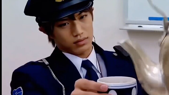 Jumlah total semua profesi di Kamen Rider Decade