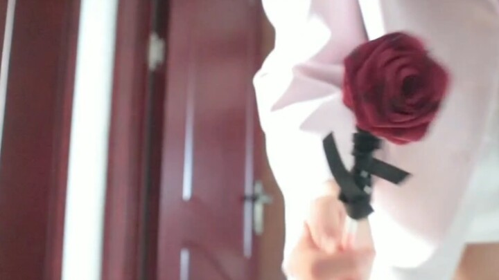 What’s in a high school girl’s wardrobe besides her uniform? (Subtitled version) (Flower-giving edit