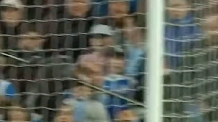 لا تُطلق النار! أيها القائد! لا تُطلق النار، أرجوك!!