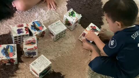 di belikan mainan pertama